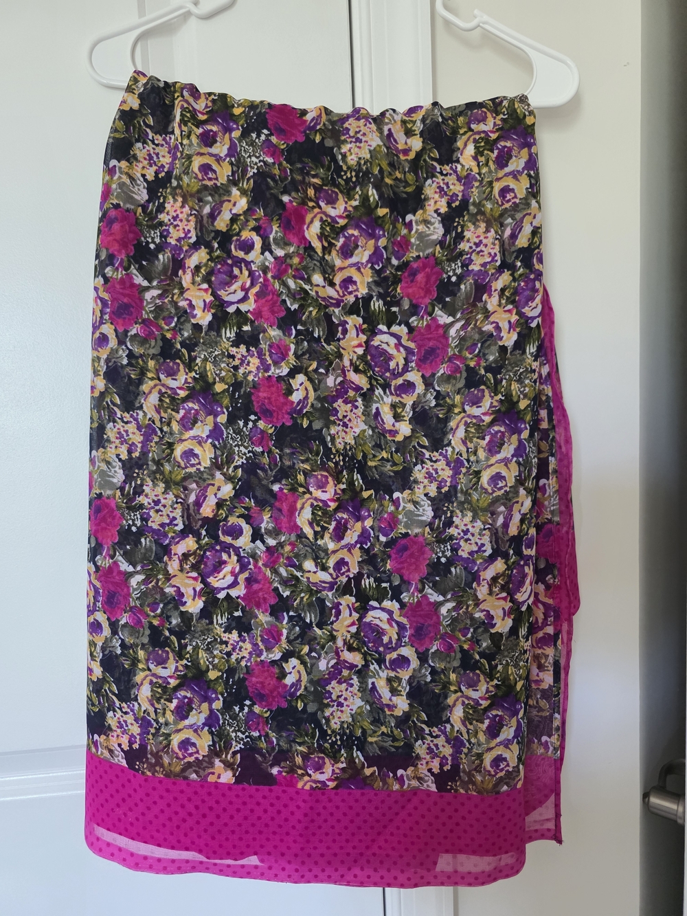 Floral Print Pink Accent Women’s Saree